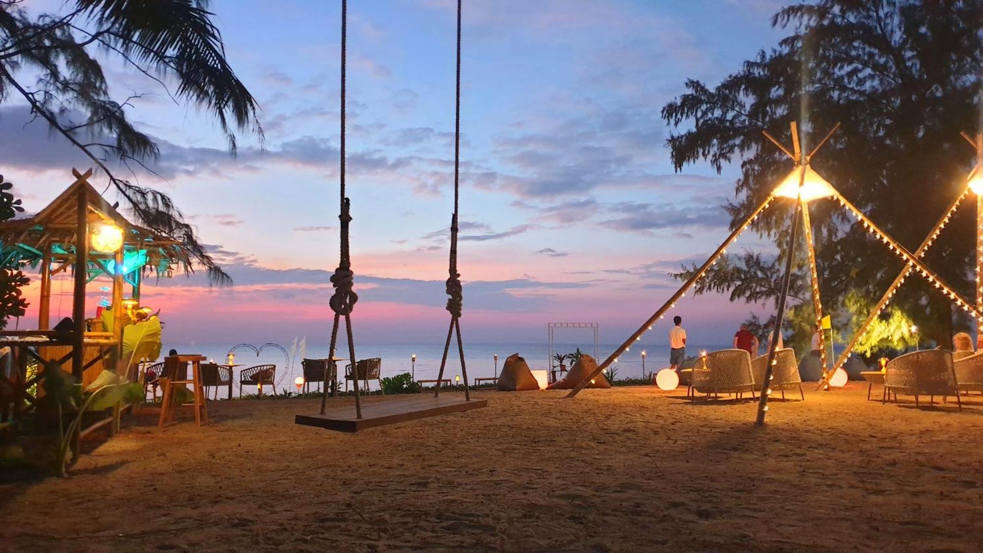 Estella Phuket Mai Khao Beach Resort ภายนอก รูปภาพ